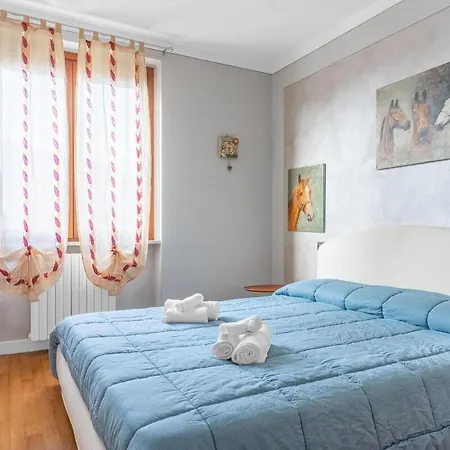 Residenza Degli Ulivi - House With Pool Iseo